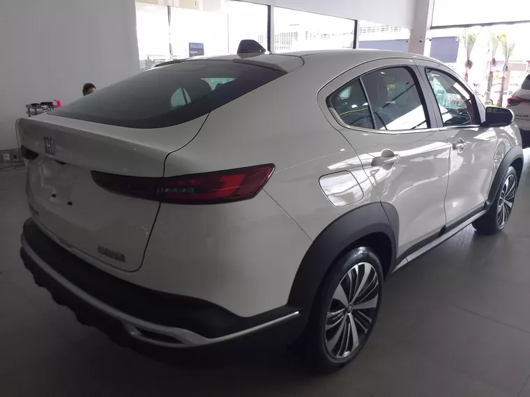 Fiat Fastback Branco 7