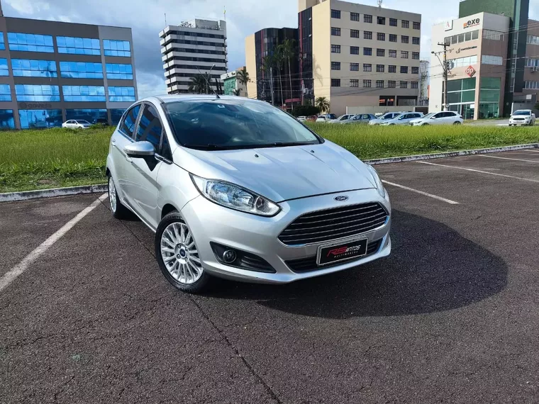 Ford Fiesta Prata 11