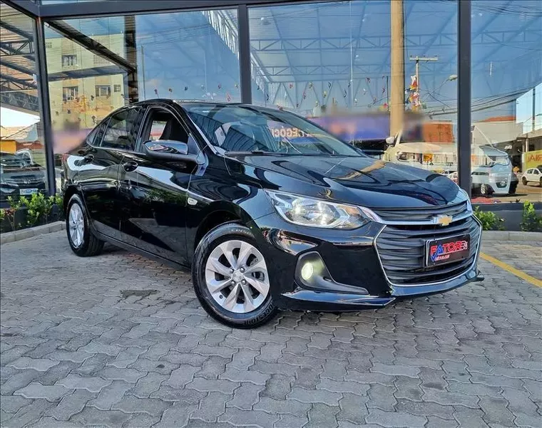 Chevrolet Onix Preto 8