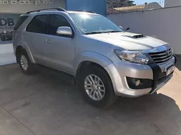 Toyota Hilux SW4