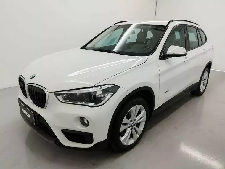 BMW X1 Branco 14