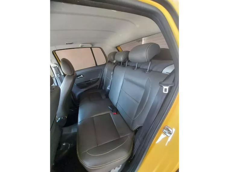 Volkswagen Fox Amarelo 7