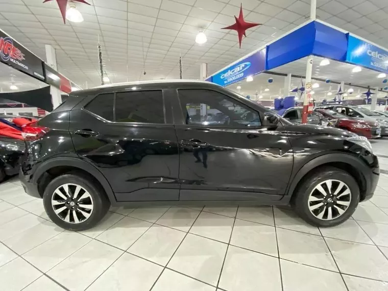 Nissan Kicks Preto 2