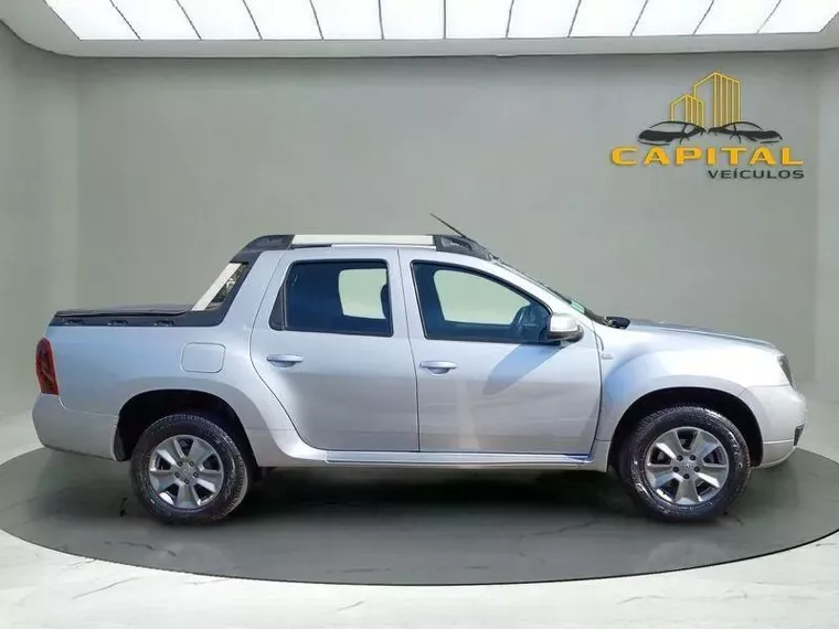 Renault Duster Oroch Prata 12