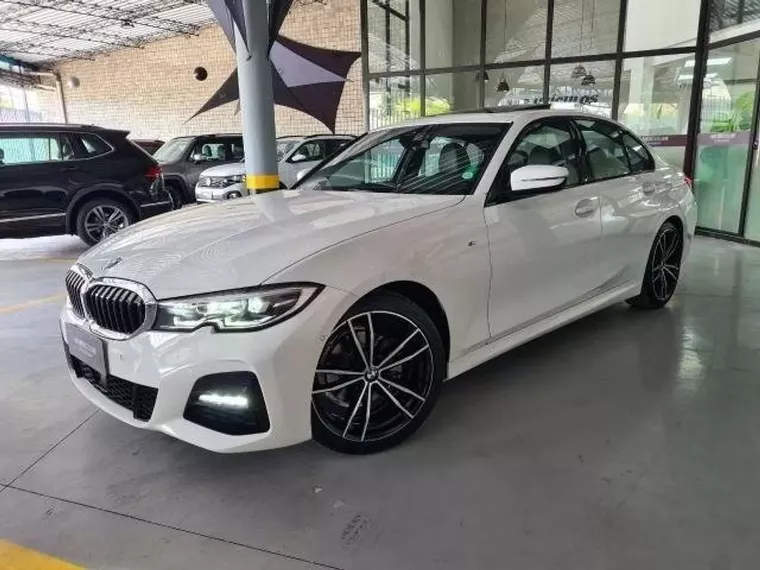 BMW 320i Branco 11