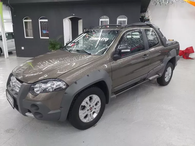 Fiat Strada Cinza 1