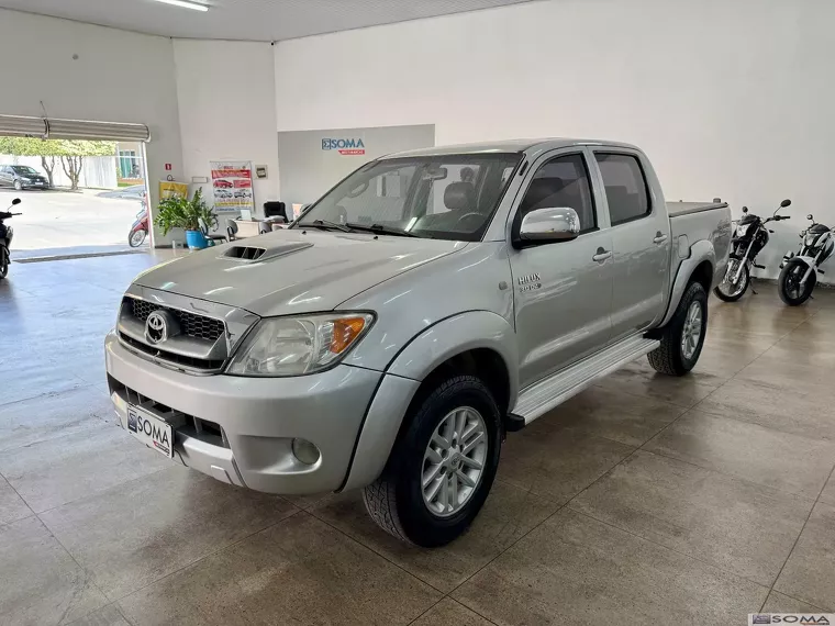 Toyota Hilux Prata 1