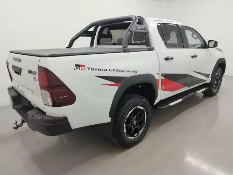 Toyota Hilux Branco 9