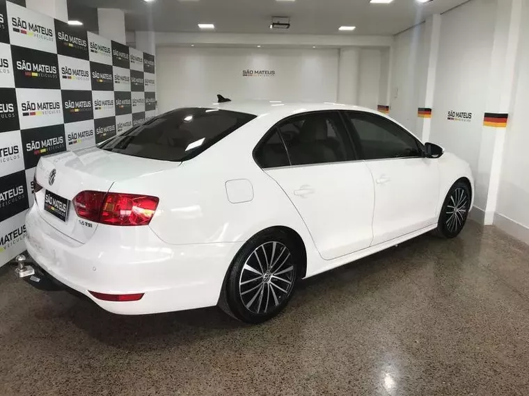 Volkswagen Jetta Branco 2