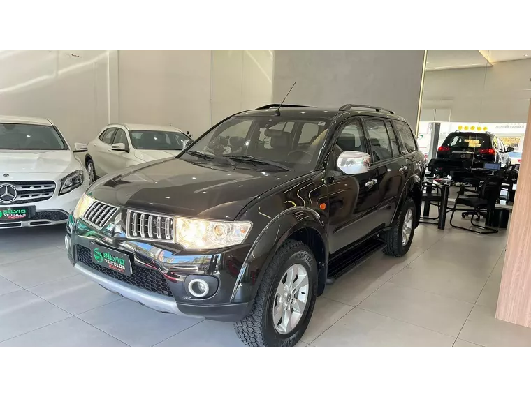 Mitsubishi Pajero Preto 18