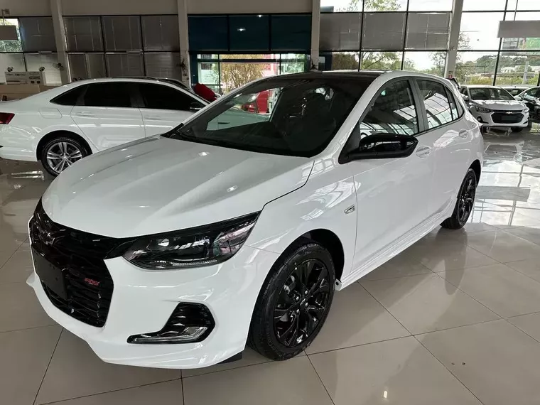 Chevrolet Onix Branco 9