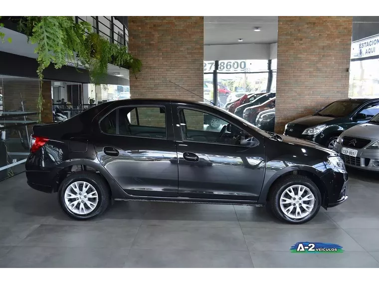 Renault Logan Preto 18