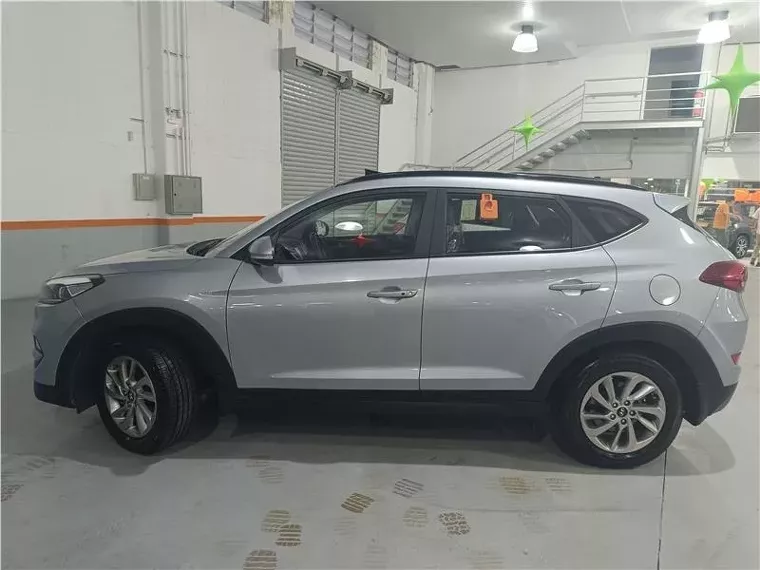 Hyundai Tucson Prata 7