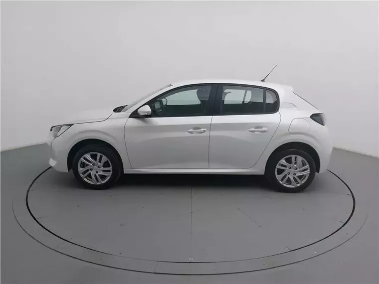 Peugeot 208 Branco 16