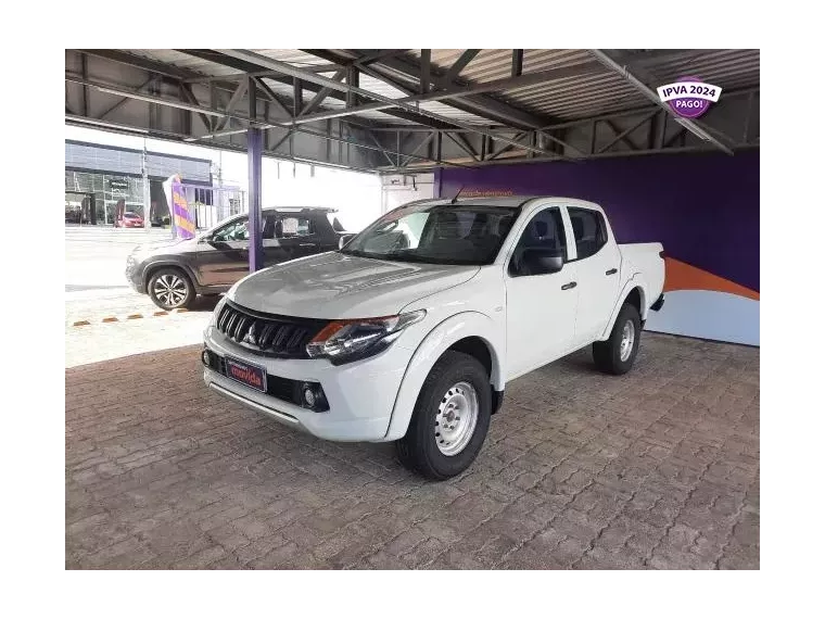 Mitsubishi L200 Branco 4