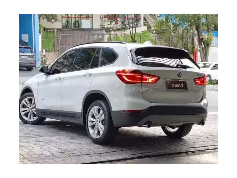 BMW X1 Branco 8