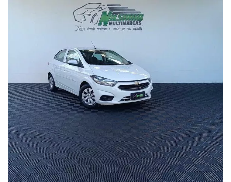 Chevrolet Onix Branco 8