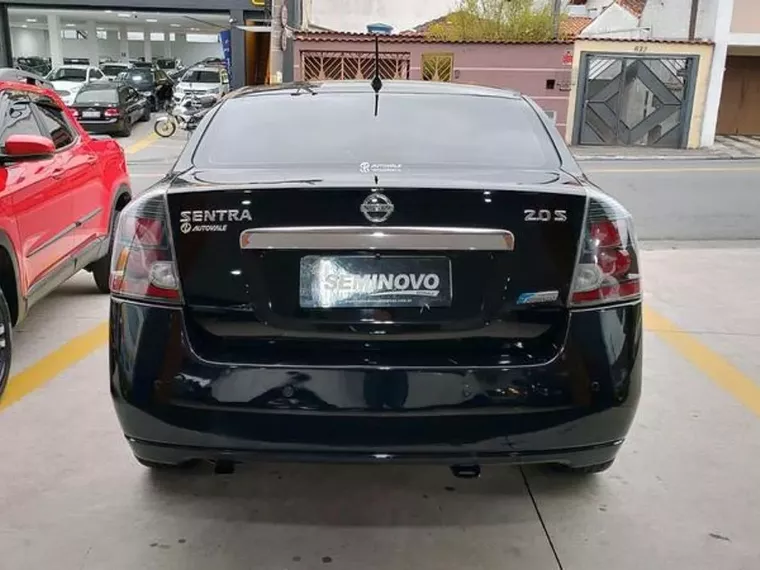 Nissan Sentra Preto 14