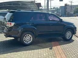 Toyota Hilux SW4