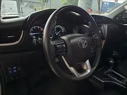 Toyota Hilux SW4