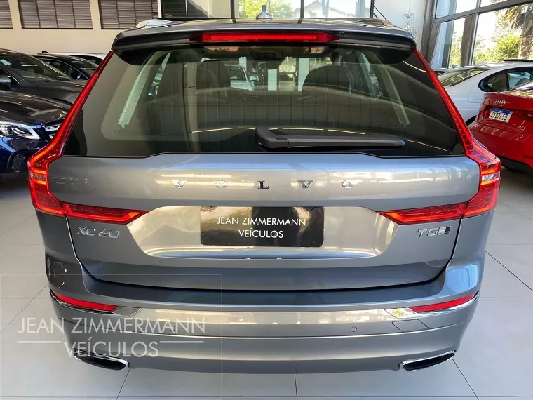 Volvo XC60 Cinza 6