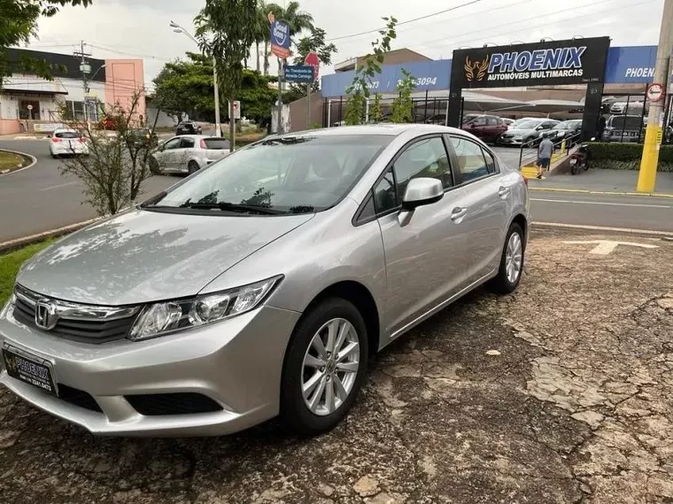 Honda Civic Prata 11