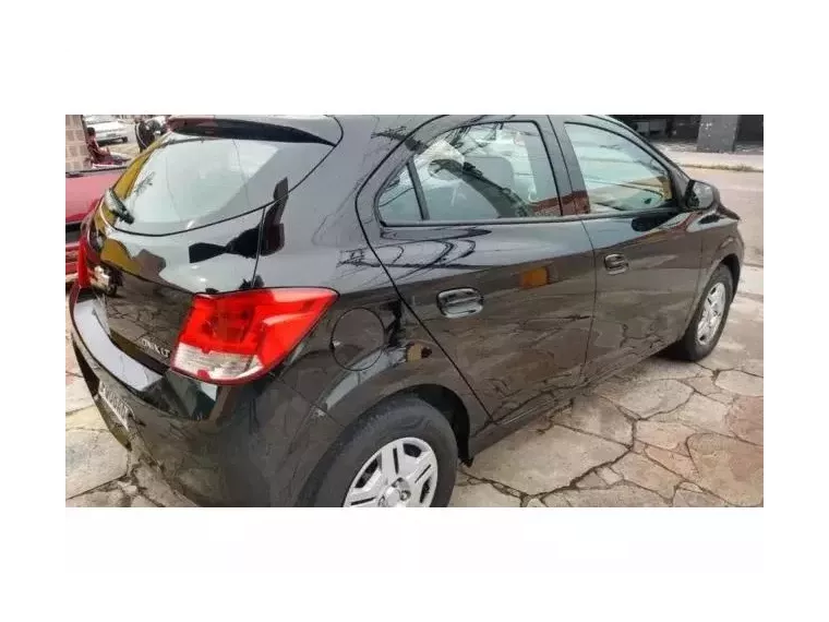 Chevrolet Onix Preto 2