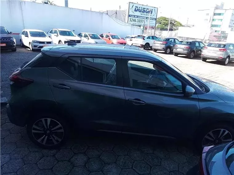 Nissan Kicks Cinza 8