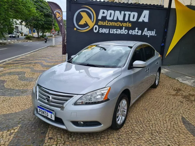 Nissan Sentra Prata 1