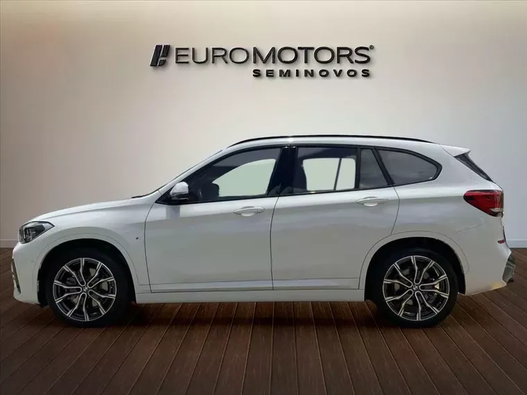 BMW X1 Branco 12