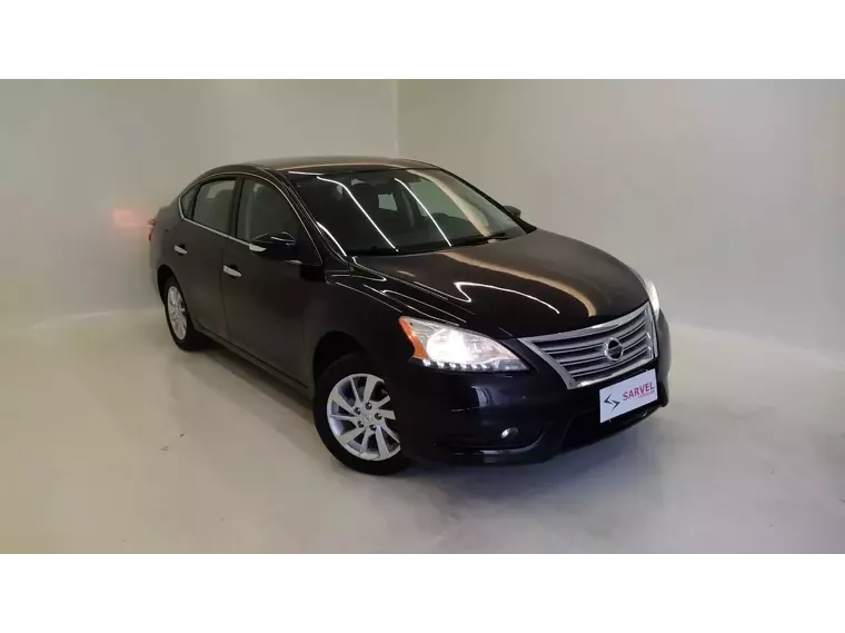 Nissan Sentra Preto 6