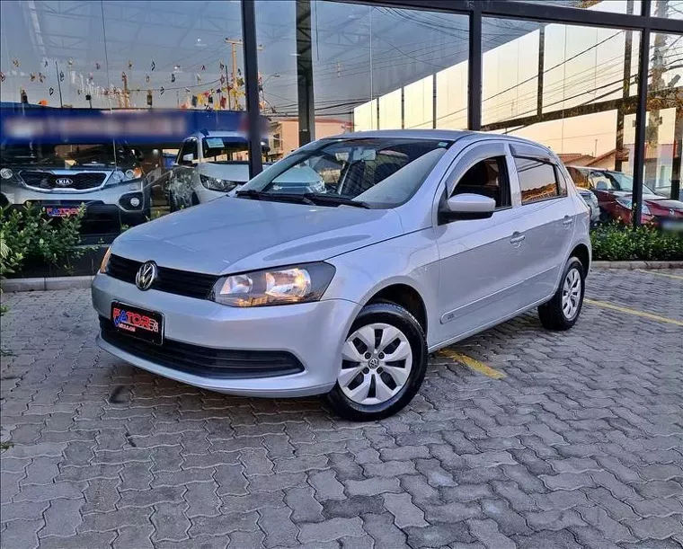 Volkswagen Gol Prata 1