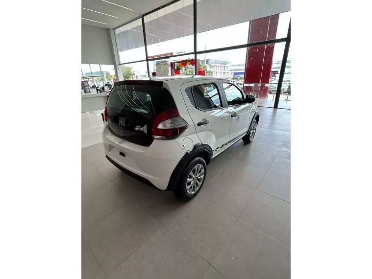 Fiat Mobi Branco 3