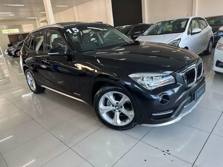 BMW X1 Preto 1