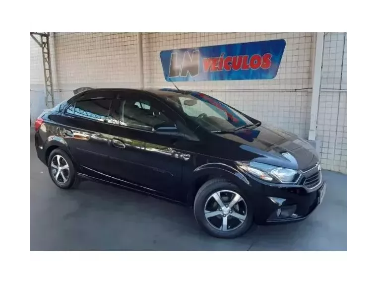 Chevrolet Prisma Preto 4