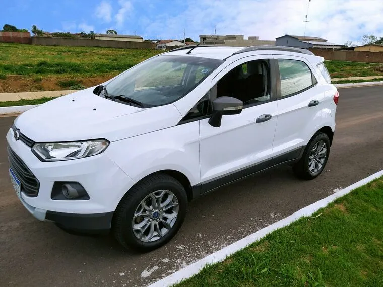 Ford Ecosport Branco 8