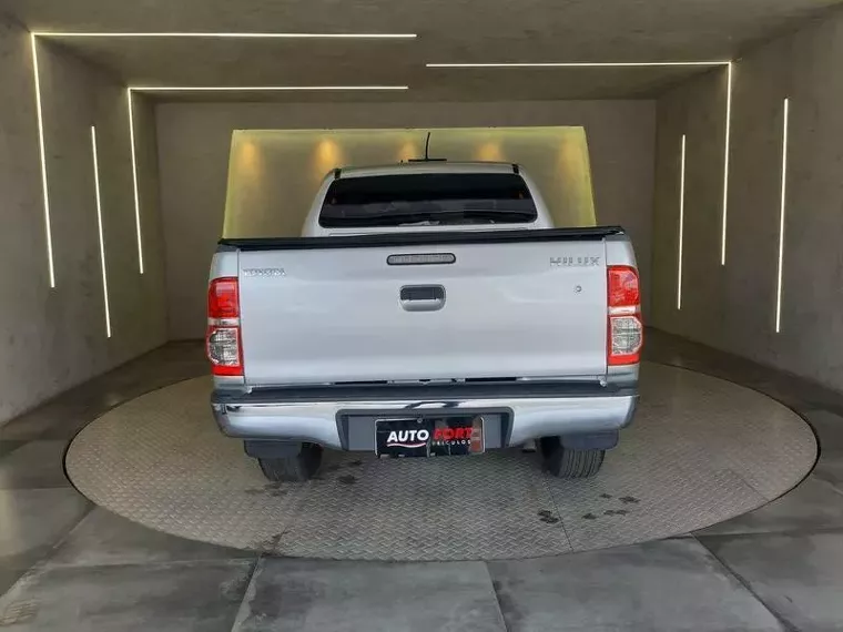 Toyota Hilux Prata 6