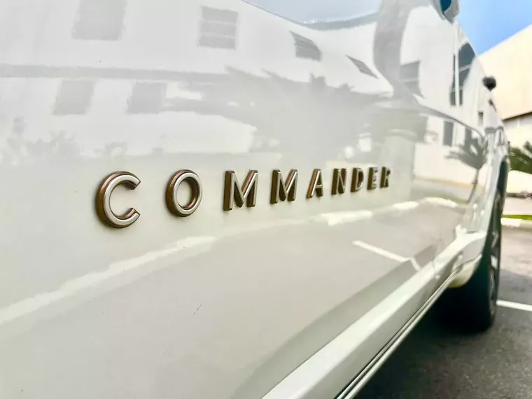 Jeep Commander Branco 17