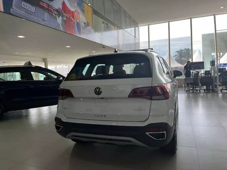 Volkswagen Taos Prata 15