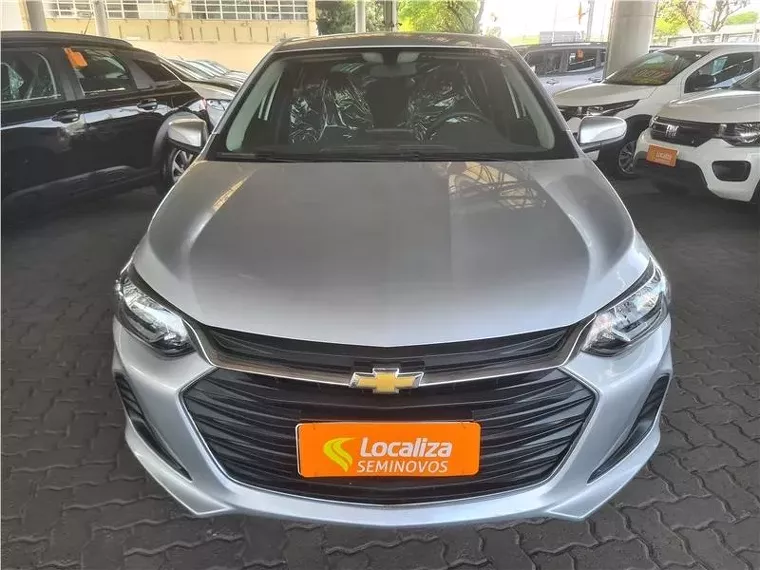 Chevrolet Onix Prata 4