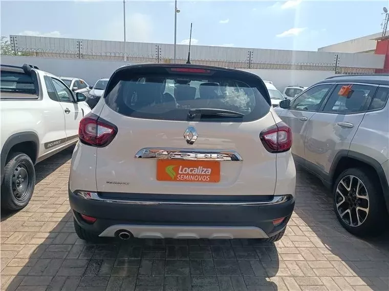 Renault Captur Bege 6