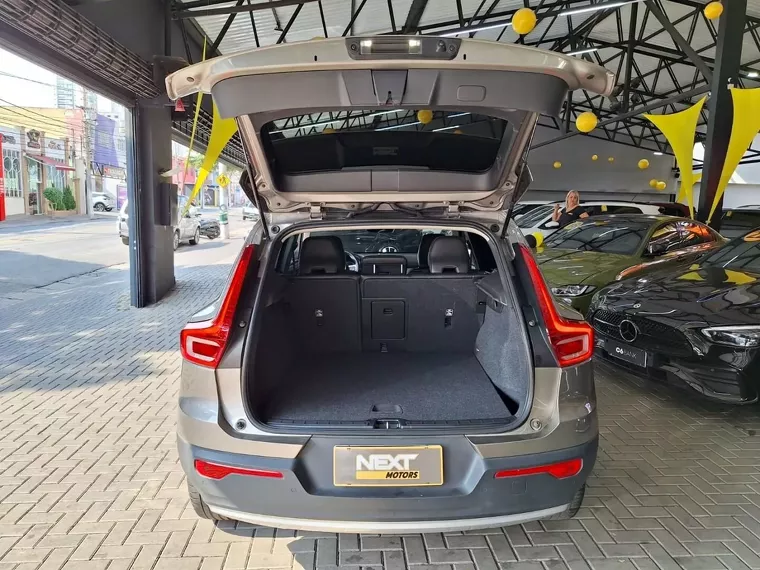 Volvo XC40 Cinza 6