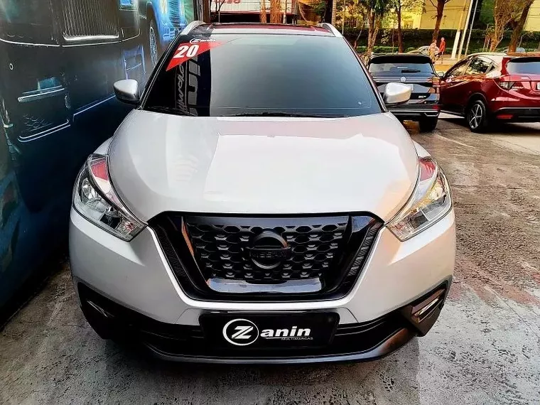 Nissan Kicks Prata 8