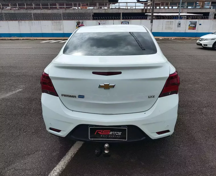 Chevrolet Prisma Branco 7