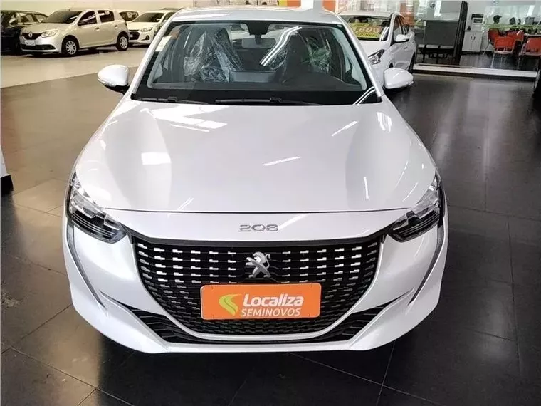 Peugeot 208 Branco 9