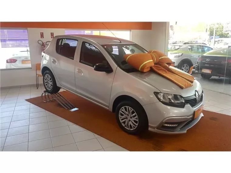 Renault Logan Prata 7