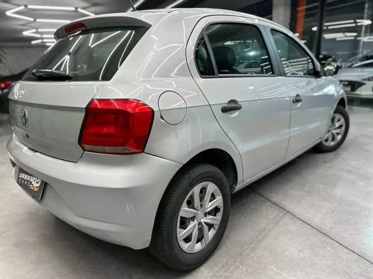 Volkswagen Gol Prata 4