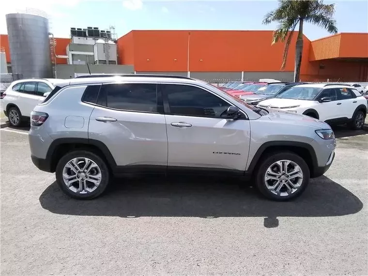 Jeep Compass Prata 17