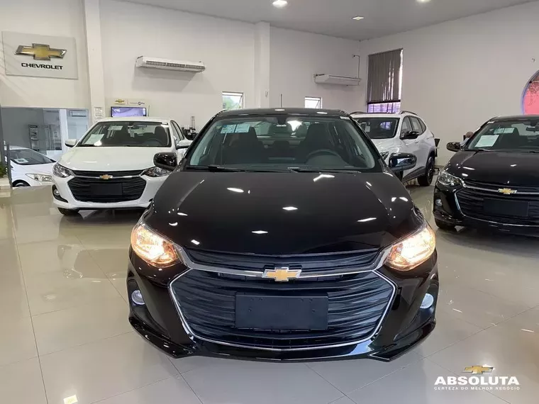 Chevrolet Onix Preto 1