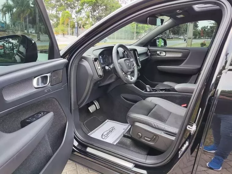 Volvo XC40 Preto 31